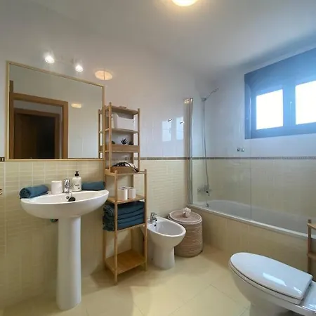 Apartment Ocean Home - No Stress Holidays *